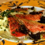 Jídlo a víno v restauraci
