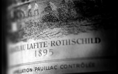 Láhev Lafite Rothschild 1895 prodána za 17.000 USD v Dubai na letišti.